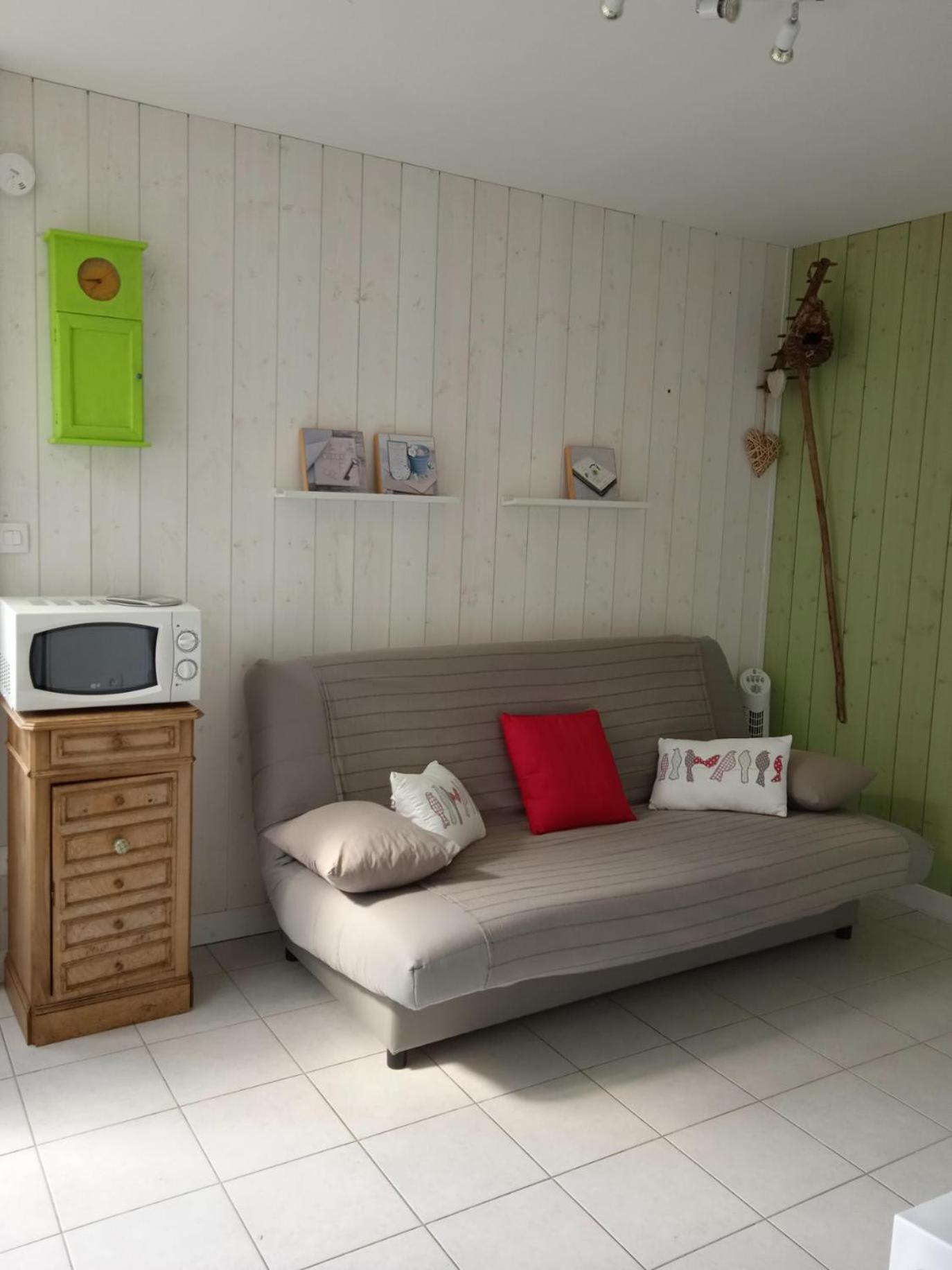 Les Cabanes Du Lac Vandré Екстериор снимка